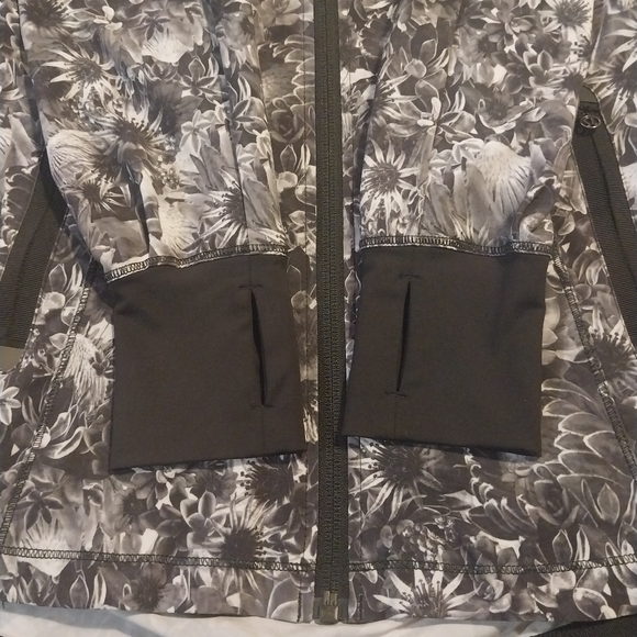 NWOT Lululemon Bring Back the Track Jacket Reflective - Picture 11 of 13
